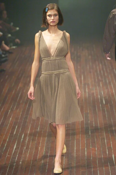 Look 15